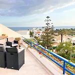 Stunning Sunrise & Sunset Rooftop By Becherish Apartmán