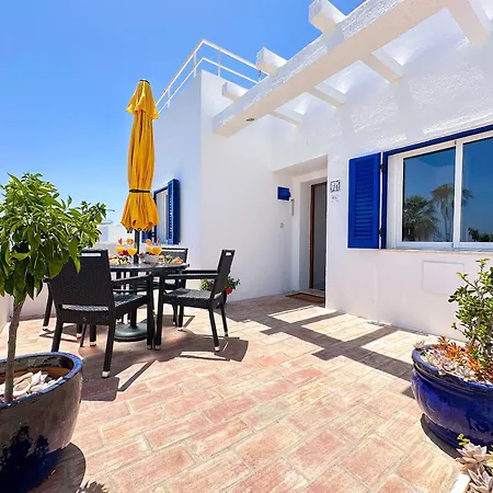 Daire Stunning Sunrise & Sunset Rooftop By Becherish *