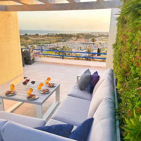 Luxshore - Sunrise & Sunset Rooftop Condo *