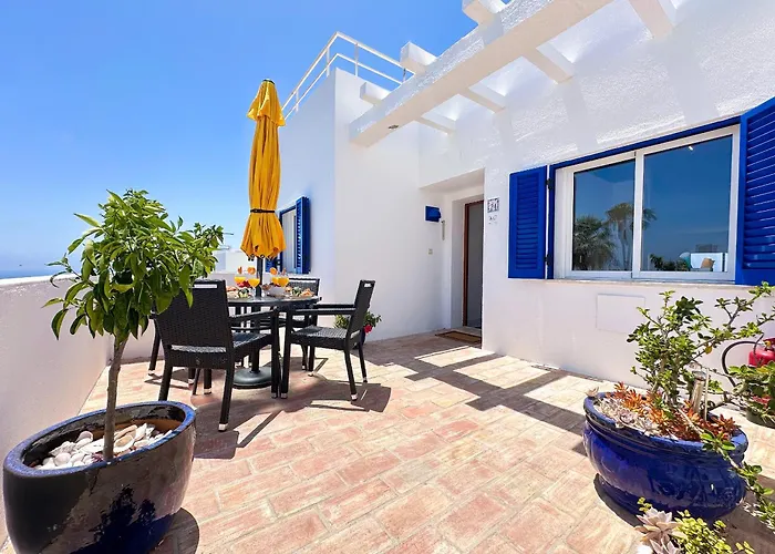 Apartment Stunning Sunrise & Sunset Rooftop By Becherish *