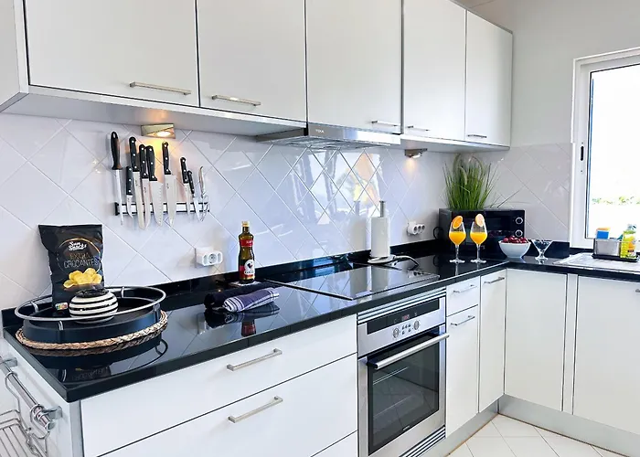 Apartment Stunning Sunrise & Sunset Rooftop By Becherish Albufeira