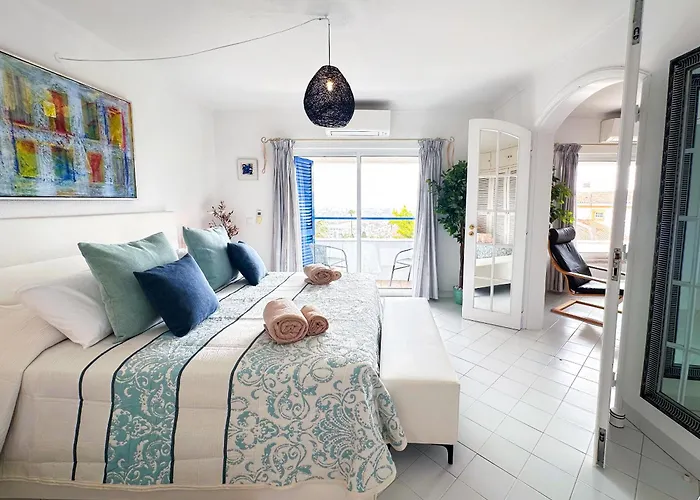 Stunning Sunrise & Sunset Rooftop By Becherish Apartment