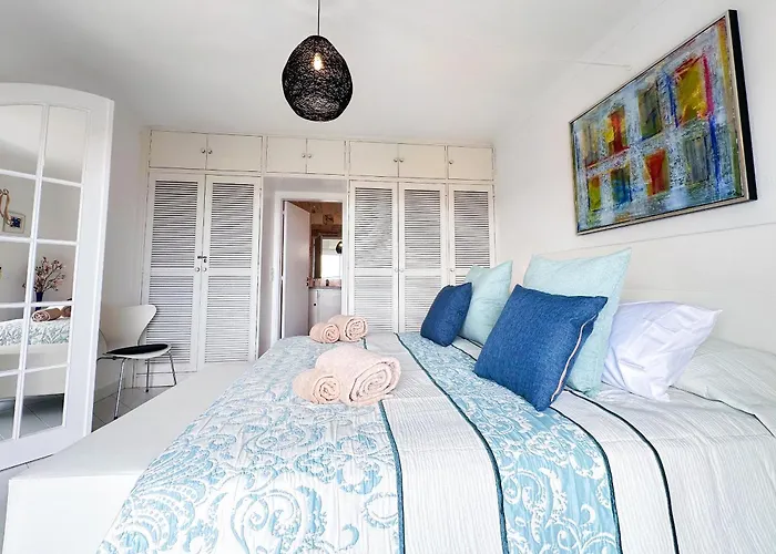 Apartment Stunning Sunrise & Sunset Rooftop By Becherish *