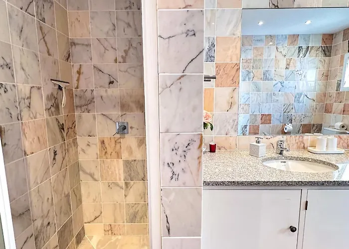 Stunning Sunrise & Sunset Rooftop By Becherish Apartment