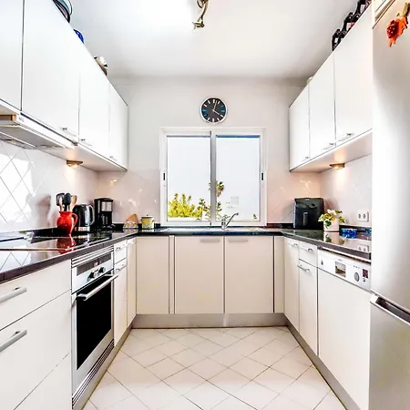 Apartamento Stunning Sunrise & Sunset Rooftop By Becherish Albufeira
