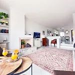 Stunning Sunrise & Sunset Rooftop By Becherish Apartment *